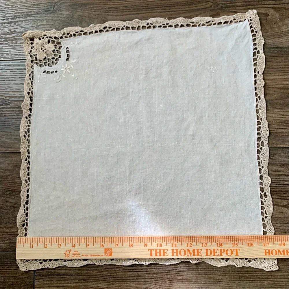 Vintage table cloths 18/18”